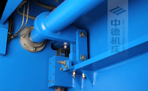 ZDPK-6325配有中德公司最新型扭軸同步裝置，強(qiáng)度高，能調(diào)節(jié)，專利技術(shù).jpg