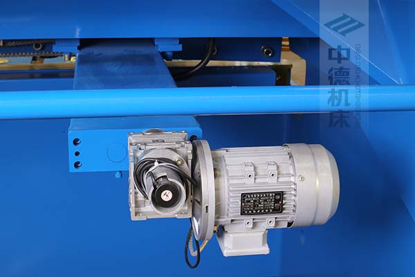 ZDS-1632后擋料AC電機(jī)與減速器一體，故障少，速度快.jpg